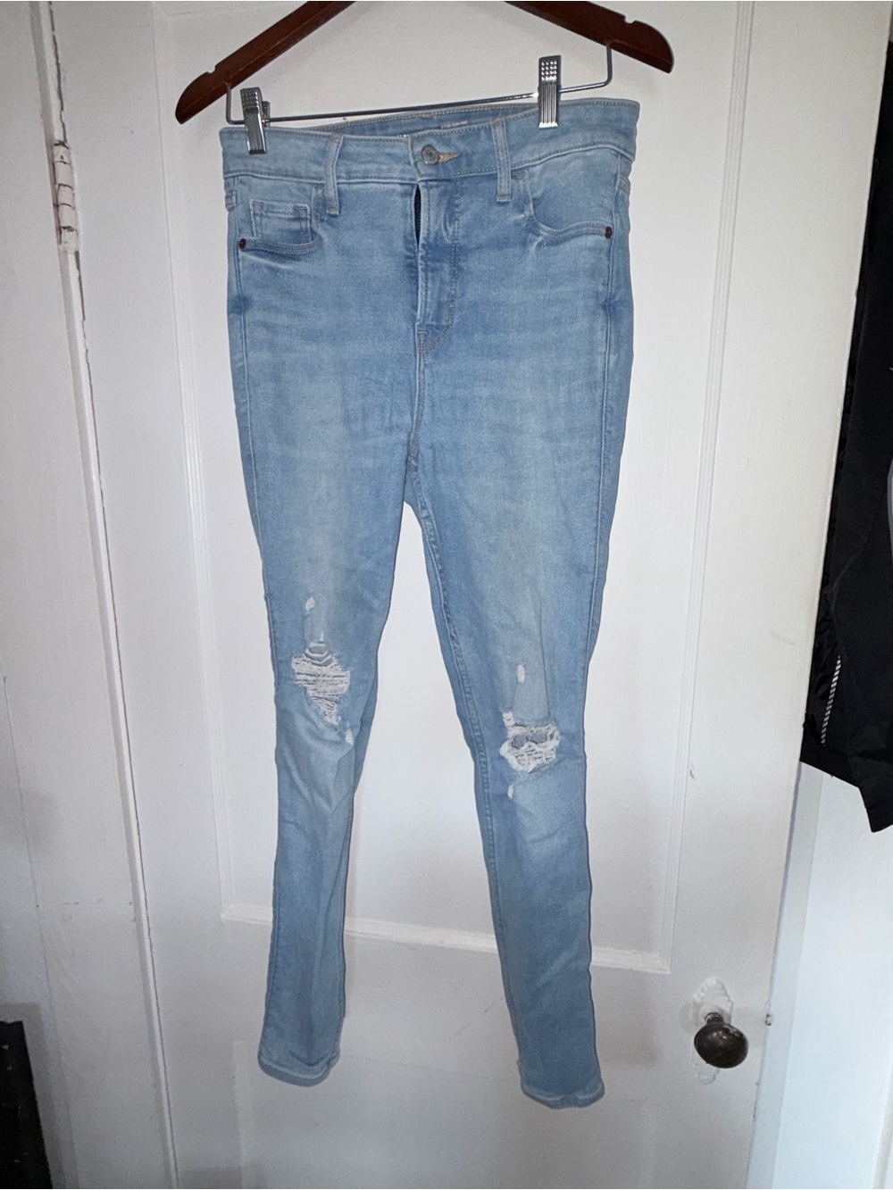 Old Navy Light Blue Distressed Women's Skinny Jeans